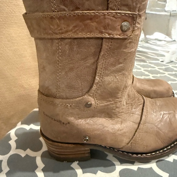 Caterpillar Brand Boots size 6 - Picture 1 of 5